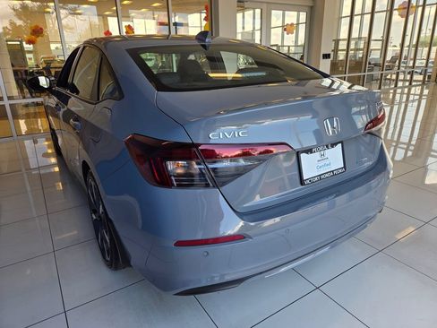 Used 2025 Honda Civic Sport image 8
