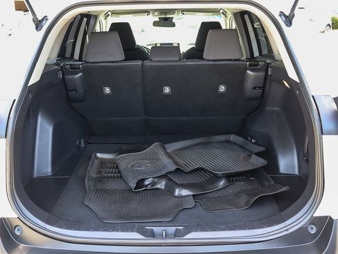 Used 2021 Toyota RAV4 XLE w/ Carpet Mat Package (TMS) FWD image 29
