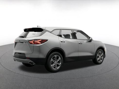 Used 2025 Chevrolet Blazer LT FWD image 9