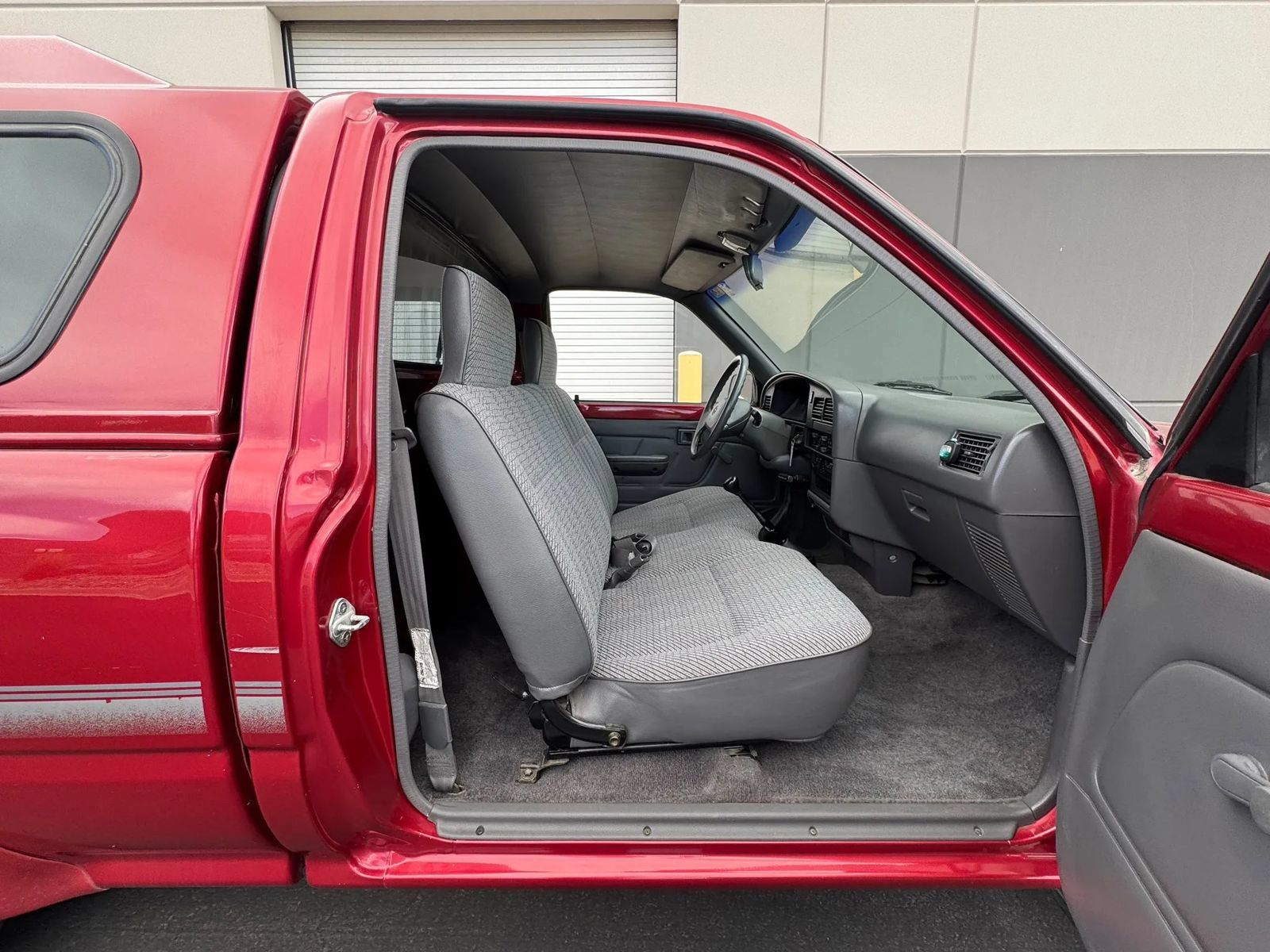 Used 1993 Toyota Pickup 2WD Regular Cab image 6