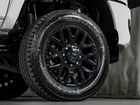 Used 2023 RAM 2500 Limited AWD/4WD image 58