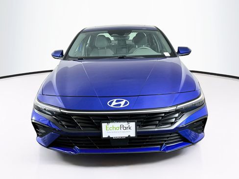 Used 2025 Hyundai Elantra SEL FWD image 2