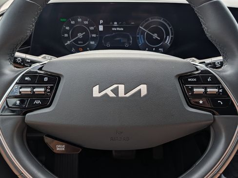 Certified 2023 Kia Niro Wind FWD image 25