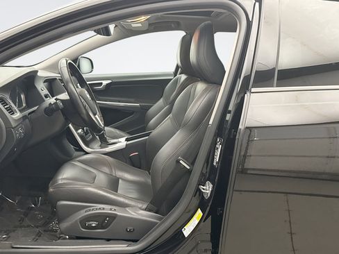 Used 2016 Volvo V60 T5 Cross Country w/ Climate Package AWD/4WD image 11