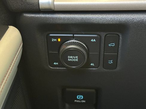 Used 2025 Ford Expedition Active AWD/4WD image 38