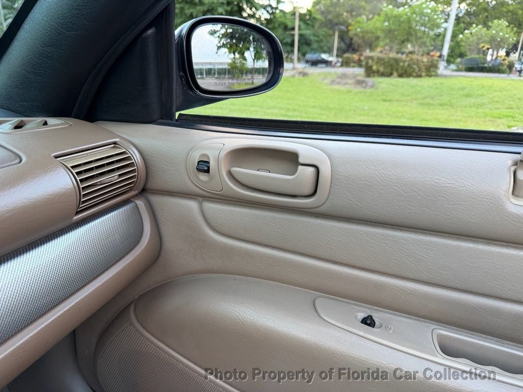Used 2004 Chrysler Sebring GTC FWD image 56