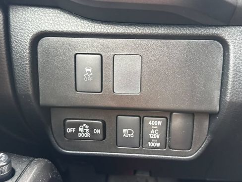 Used 2020 Toyota Tacoma TRD Sport AWD/4WD image 32