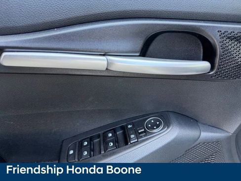 Used 2022 Kia Seltos LX AWD/4WD image 15