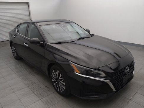 Used 2023 Nissan Altima 2.5 SV FWD image 13