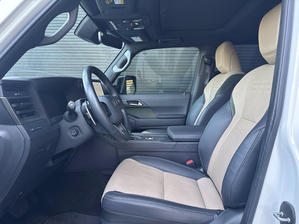 Used 2024 Lexus GX 550 AWD/4WD image 7