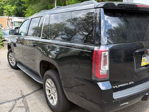 Used 2015 GMC Yukon XL SLE w/ Convenience Package AWD/4WD image 2