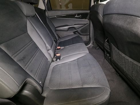 Used 2016 Kia Sorento LX w/ LX Convenience Package image 20