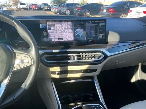 Used 2023 BMW i4 eDrive35 w/ Premium Package image 9