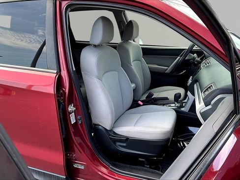Used 2017 Subaru Forester 2.5i Premium w/ All-Weather Package AWD/4WD image 28
