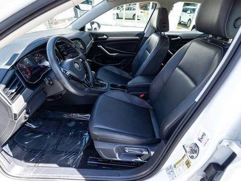 Used 2020 Volkswagen Jetta SE w/ SE Cold Weather Package FWD image 24
