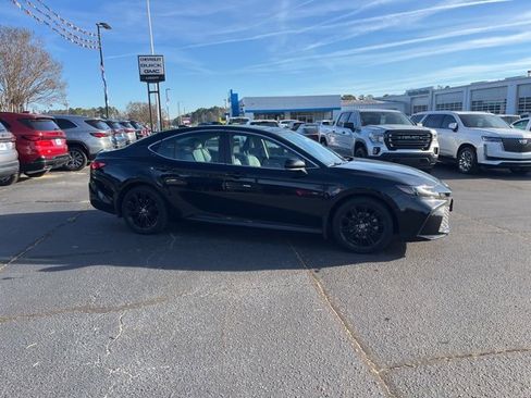 Used 2025 Toyota Camry XLE w/ Premium Package image 3