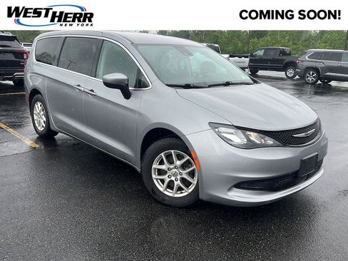 Used 2021 Chrysler Voyager LX FWD image 1