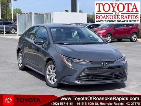Used 2025 Toyota Corolla LE image 1