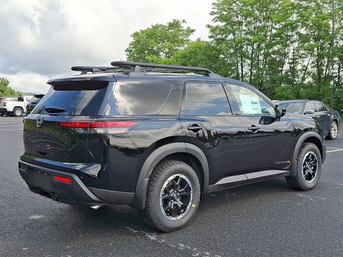 New 2025 Nissan Pathfinder Rock Creek image 4
