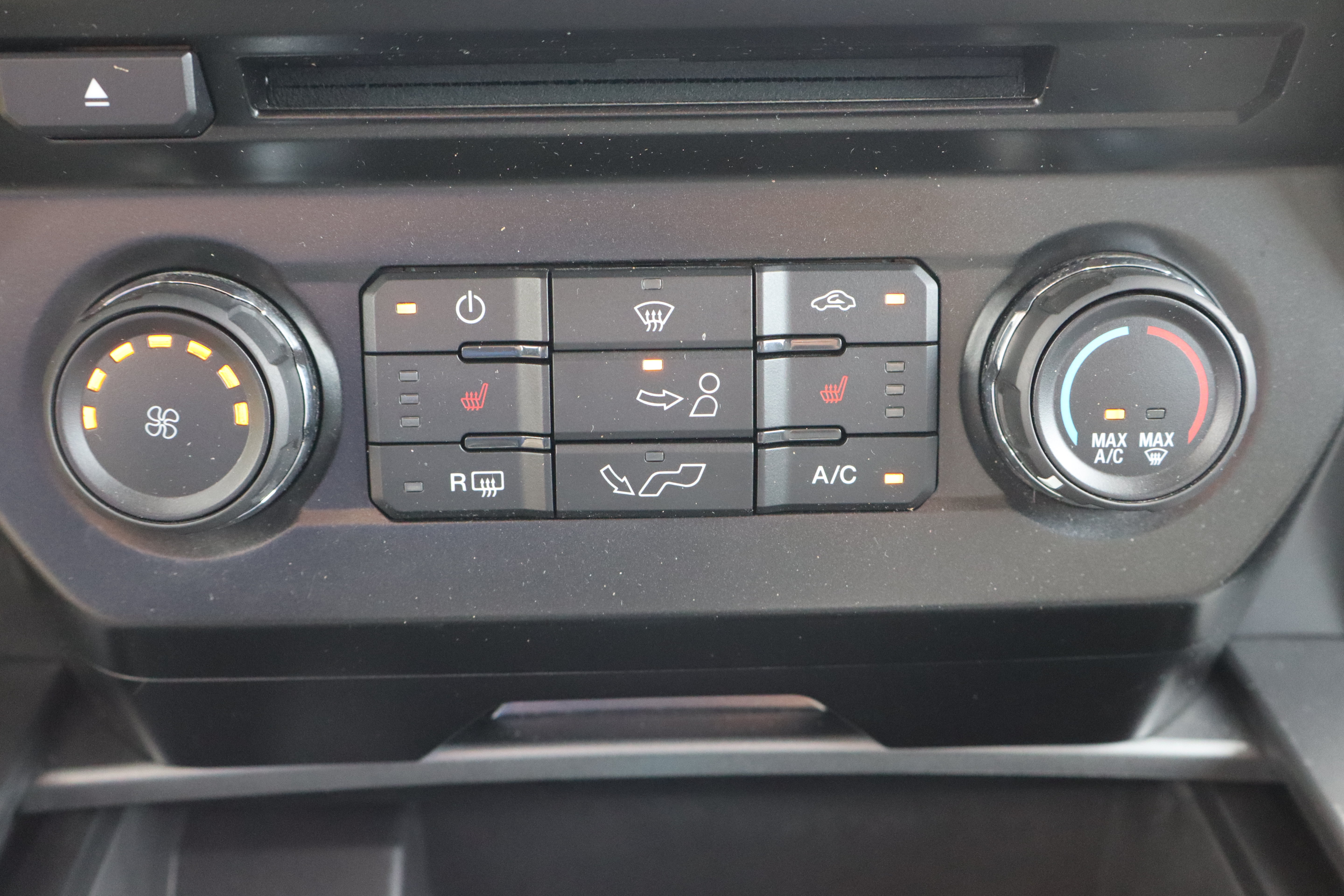 Used 2018 Ford F150 XLT w/ Equipment Group 302A Luxury AWD/4WD image 23