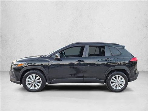 Used 2023 Toyota Corolla Cross LE w/ Moonroof Package FWD image 8