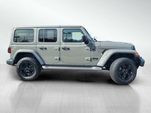 Used 2021 Jeep Wrangler Unlimited Sahara image 3