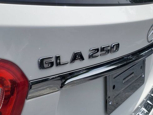Used 2020 Mercedes-Benz GLA 250 4MATIC w/ Convenience Package image 8