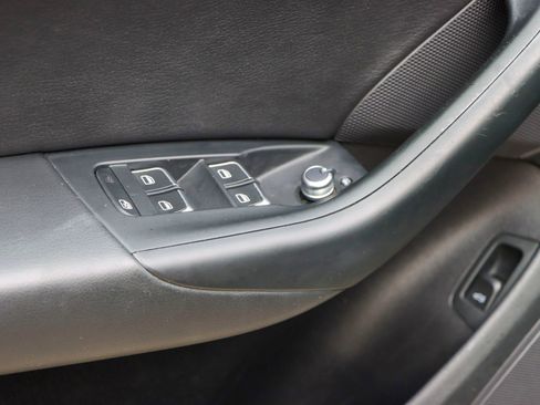 Used 2018 Audi Q3 2.0T Premium w/ Convenience Package image 17