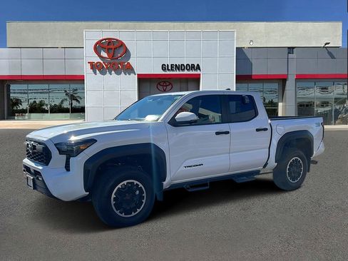 Used 2024 Toyota Tacoma TRD Off-Road w/ TRD Off Road Premium Package image 7