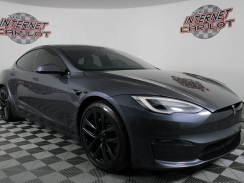 Used 2021 Tesla Model S Plaid image 9