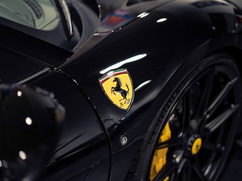 Used 2023 Ferrari F8 Tributo RWD image 19