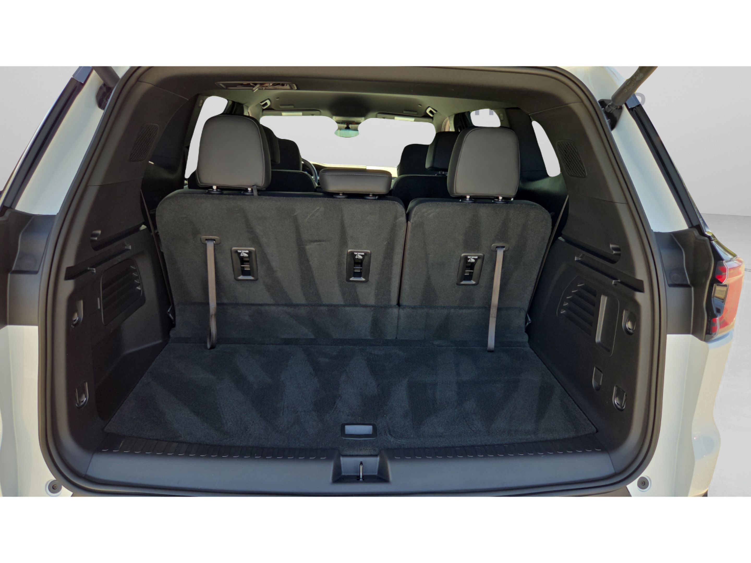 Certified 2026 GMC Acadia Elevation w/ Elevation Premium Package FWD image 13