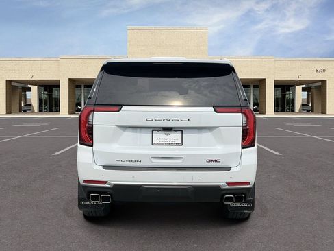 Used 2026 GMC Yukon Denali w/ Denali Reserve Package AWD/4WD image 6