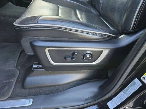 Used 2019 RAM 1500 Laramie AWD/4WD image 12