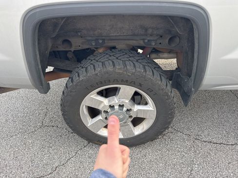 Used 2018 GMC Sierra 2500 SLE w/ HD SLE Preferred Plus Package image 4