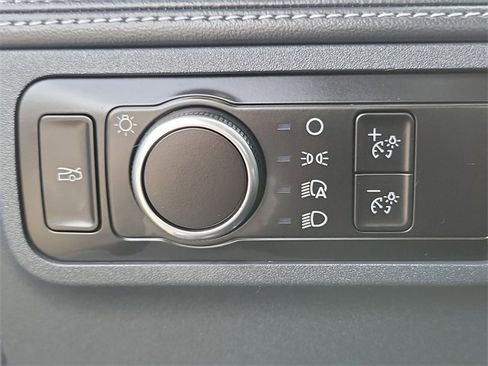 Used 2025 Ford Mustang Premium image 19