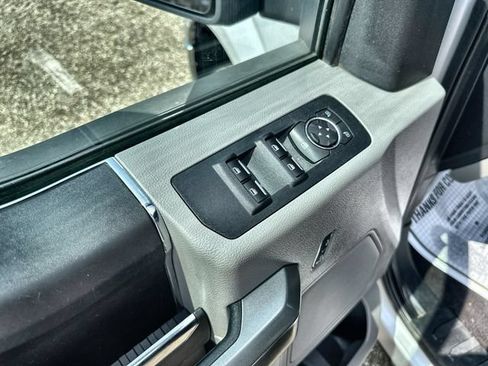 Used 2019 Ford F150 XLT AWD/4WD image 17
