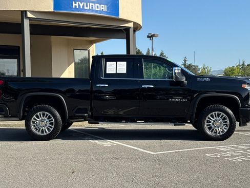 Used 2022 Chevrolet Silverado 3500 High Country w/ Safety Package II AWD/4WD image 3