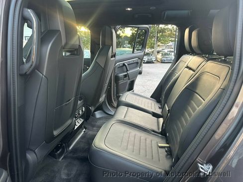 Used 2025 Land Rover Defender 110 OCTA AWD/4WD image 17