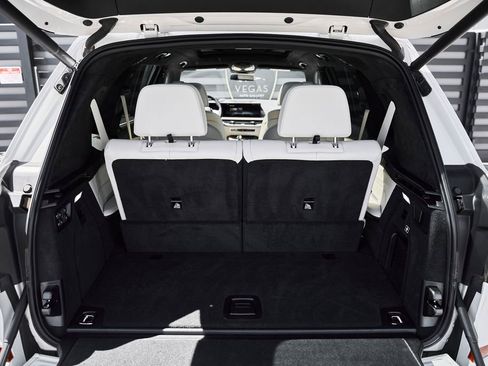 Used 2023 BMW ALPINA XB7 AWD/4WD image 19