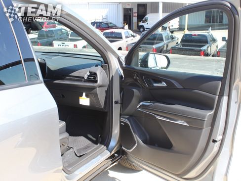 New 2026 Chevrolet Traverse High Country w/ LPO, Floor Liner Package image 16