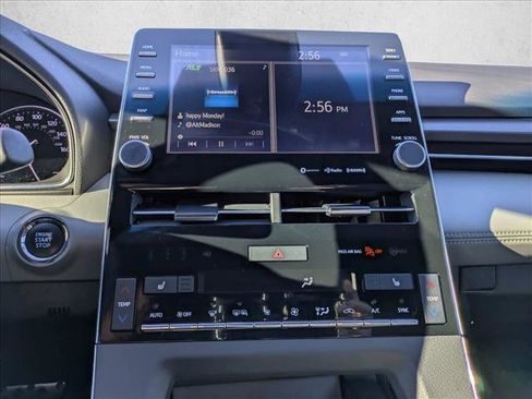 Used 2019 Toyota Avalon XSE image 14