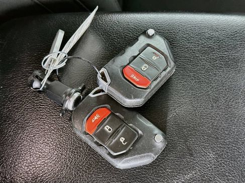 Used 2020 Jeep Wrangler Sport AWD/4WD image 33