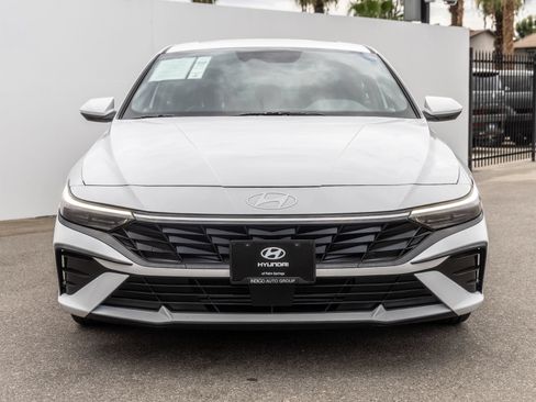Used 2025 Hyundai Elantra SEL FWD image 3