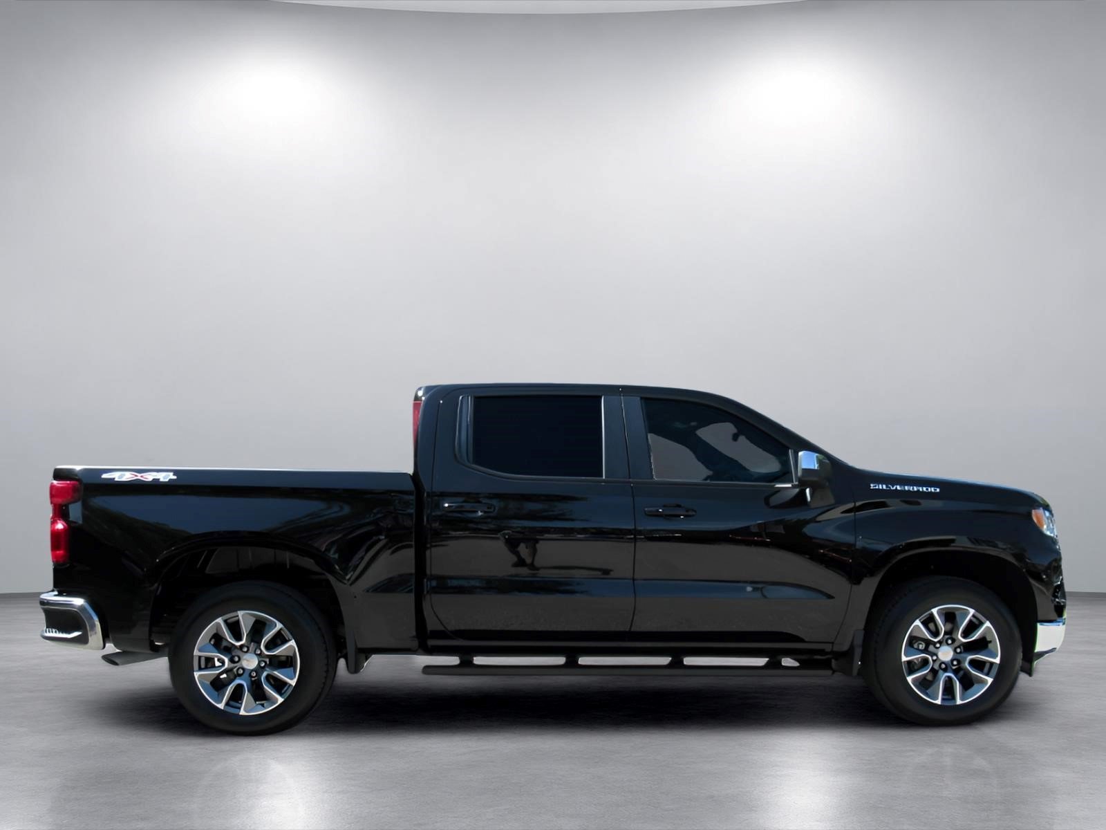 Used 2026 Chevrolet Silverado 1500 LT AWD/4WD image 2