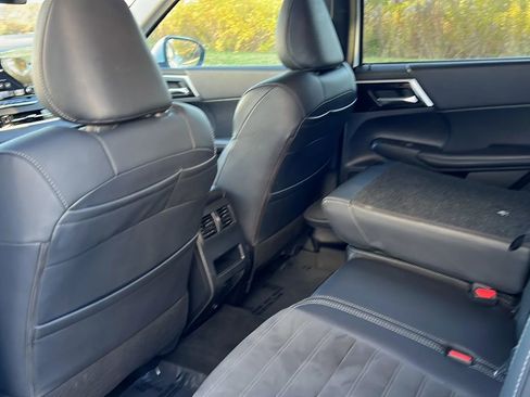 Used 2024 Mitsubishi Outlander Ralliart image 12