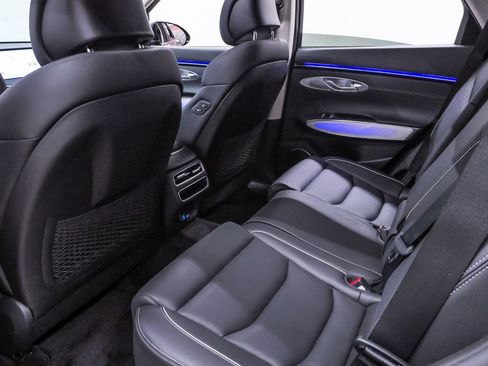 Certified 2026 Genesis GV70 2.5T Advanced image 11