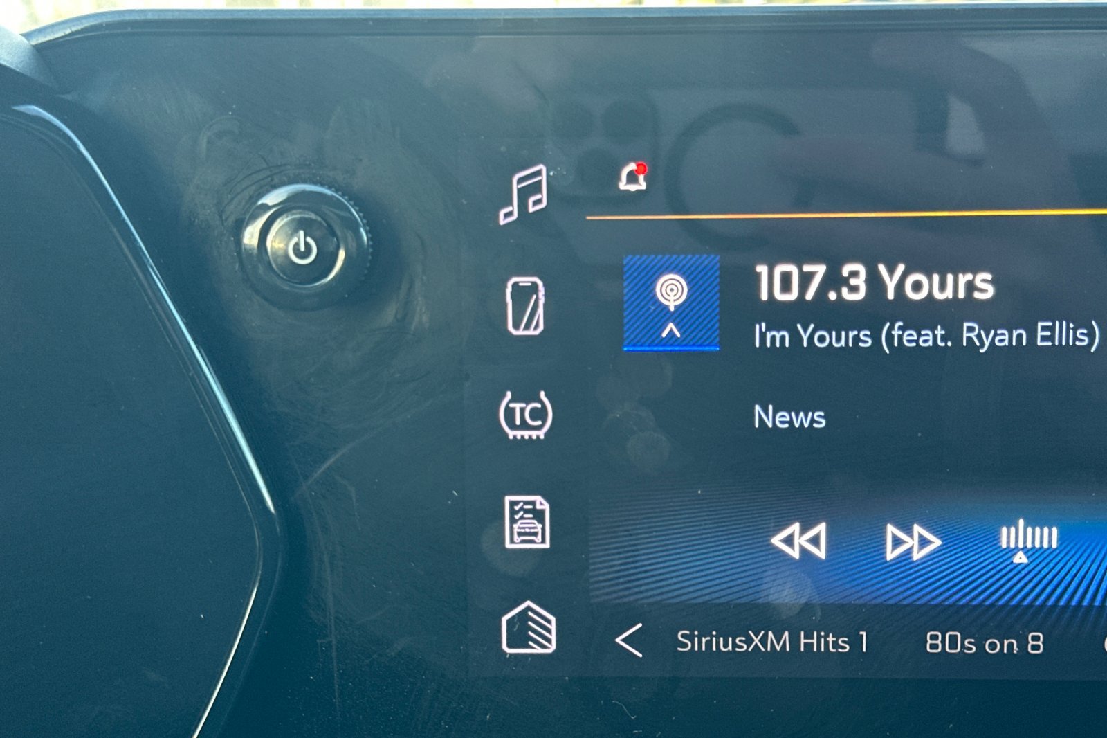 Used 2026 Chevrolet Trax RS w/ Sunroof Package FWD image 30