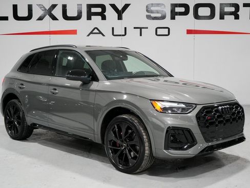 Used 2025 Audi SQ5 Premium Plus w/ Premium Plus Package image 8