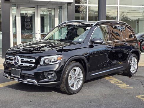 Certified 2022 Mercedes-Benz GLB 250 4MATIC image 4